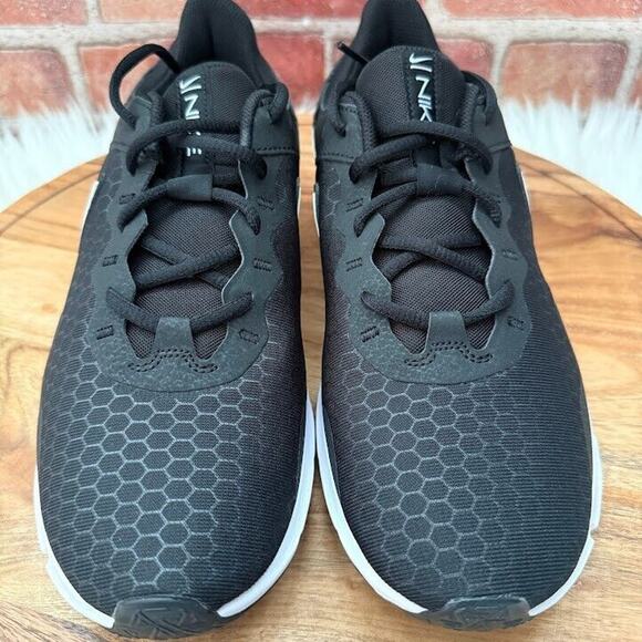 Nike Legend Essential 2 Black White‎ Women's Size 10 CQ9545-001 New - Picture 5 of 9